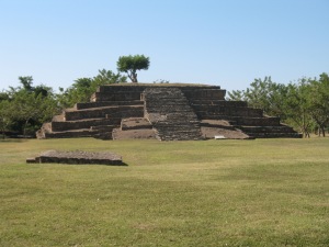 Lagartero temple